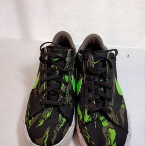 Men's Nike size 10 camouflage  shoes